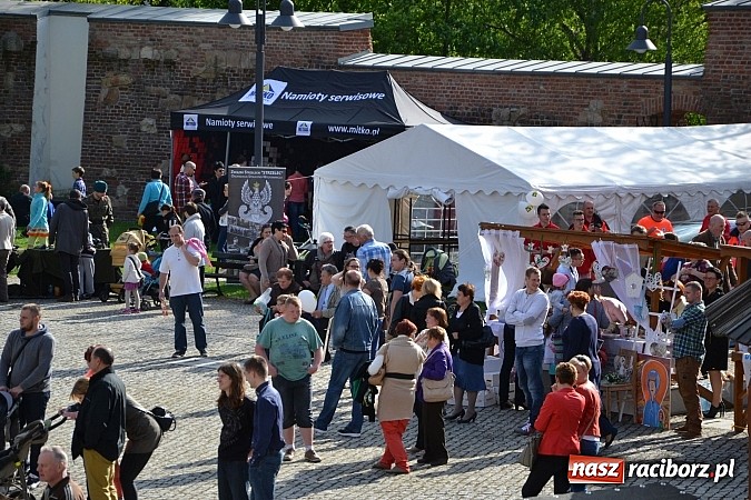 Zdjęcie w galerii na portalu naszraciborz.pl: Pozytywna energia ekonomii społecznej na zamku wiadomości z regionu