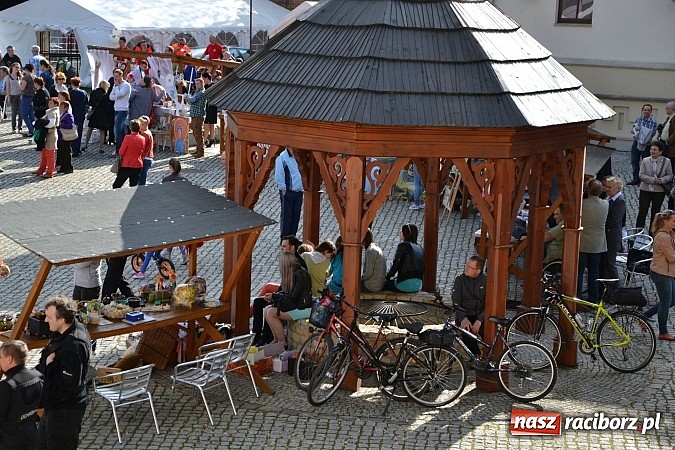 Zdjęcie w galerii na portalu naszraciborz.pl: Pozytywna energia ekonomii społecznej na zamku wiadomości z regionu