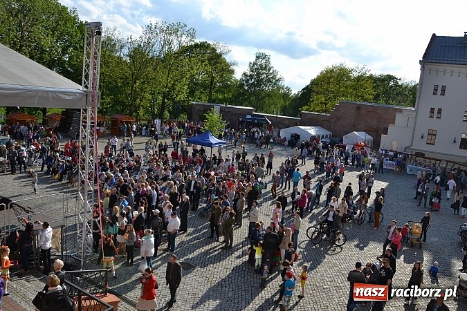 Zdjęcie w galerii na portalu naszraciborz.pl: Pozytywna energia ekonomii społecznej na zamku wiadomości z regionu