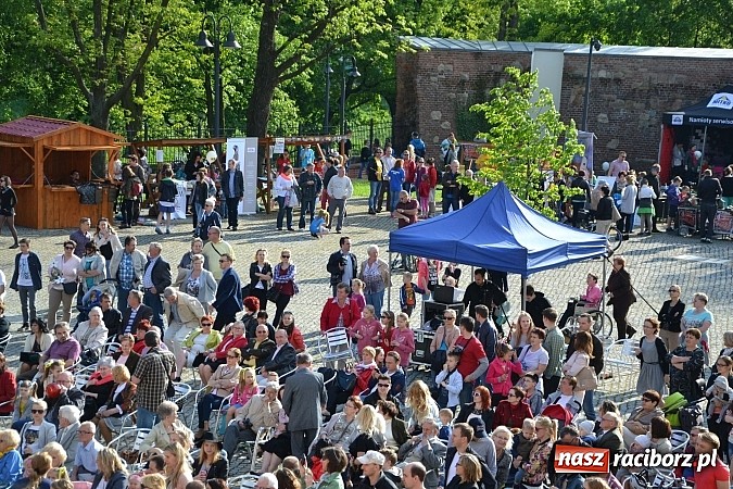 Zdjęcie w galerii na portalu naszraciborz.pl: Pozytywna energia ekonomii społecznej na zamku wiadomości z regionu