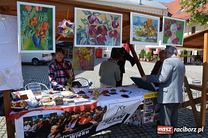 Zdjęcie w galerii na portalu naszraciborz.pl: Pozytywna energia ekonomii społecznej na zamku wiadomości z regionu