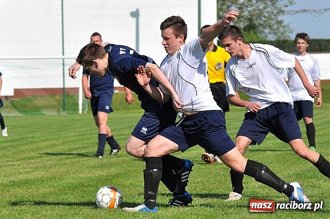 Zdjęcie w galerii na portalu naszraciborz.pl: C klasa: Podział punktów w Bolesławiu wiadomości z regionu