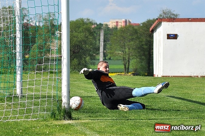 Zdjęcie w galerii na portalu naszraciborz.pl: C klasa: Podział punktów w Bolesławiu wiadomości z regionu