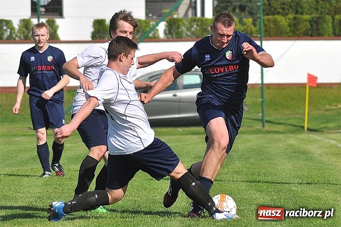 Zdjęcie w galerii na portalu naszraciborz.pl: C klasa: Podział punktów w Bolesławiu wiadomości z regionu