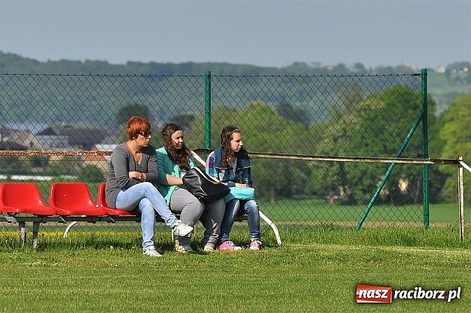Zdjęcie w galerii na portalu naszraciborz.pl: C klasa: Podział punktów w Bolesławiu wiadomości z regionu