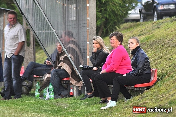 Zdjęcie w galerii na portalu naszraciborz.pl: C klasa: Podział punktów w Bolesławiu wiadomości z regionu