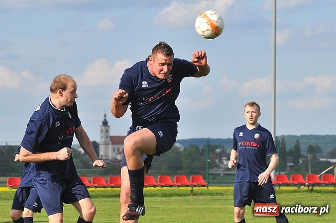 Zdjęcie w galerii na portalu naszraciborz.pl: C klasa: Podział punktów w Bolesławiu wiadomości z regionu