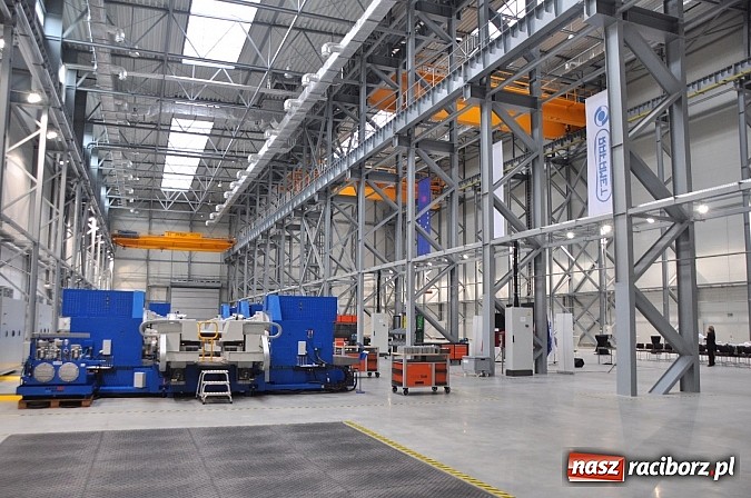 Zdjęcie w galerii na portalu naszraciborz.pl: Historyczny moment Rafametu - Hala Montażu II oddana do eksploatacji wiadomości z regionu