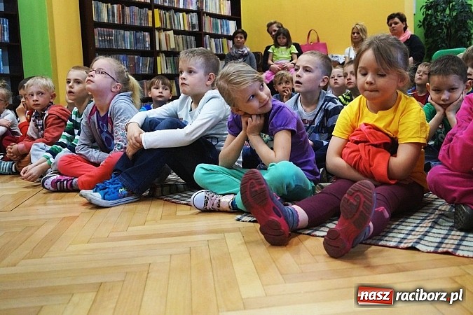 Zdjęcie w galerii na portalu naszraciborz.pl: Nędza: Każdy sposób dobry na promocję czytelnictwa   wiadomości z regionu