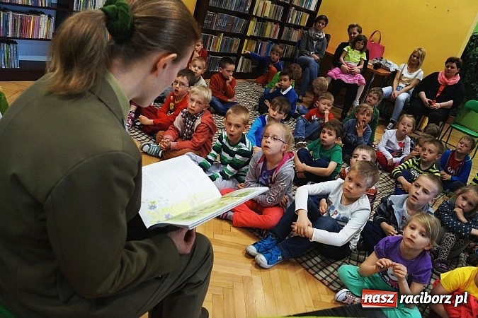 Zdjęcie w galerii na portalu naszraciborz.pl: Nędza: Każdy sposób dobry na promocję czytelnictwa   wiadomości z regionu