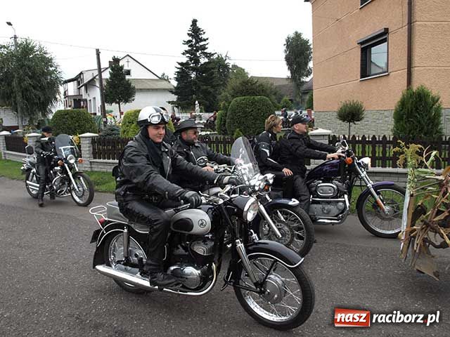 Zdjęcie w galerii na portalu naszraciborz.pl: Wielkie show w Roszkowie wiadomości z regionu