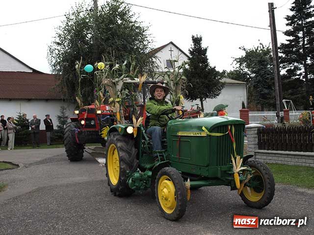 Zdjęcie w galerii na portalu naszraciborz.pl: Wielkie show w Roszkowie wiadomości z regionu