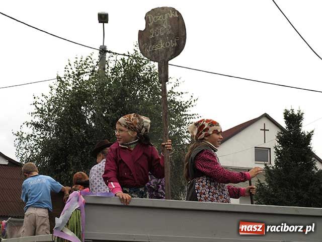 Zdjęcie w galerii na portalu naszraciborz.pl: Wielkie show w Roszkowie wiadomości z regionu