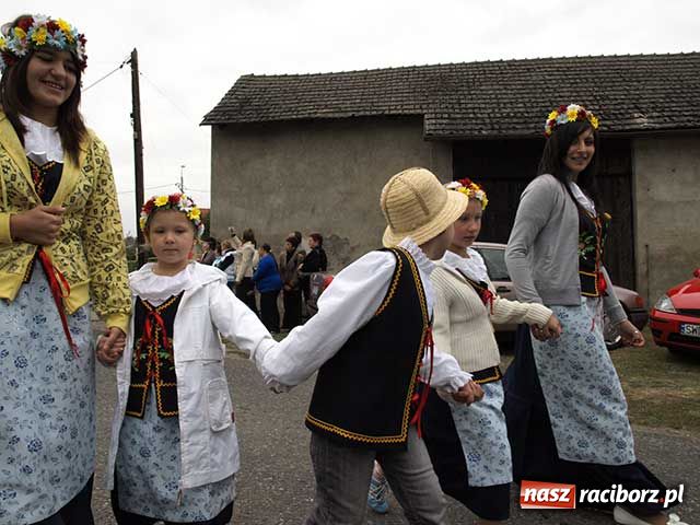 Zdjęcie w galerii na portalu naszraciborz.pl: Wielkie show w Roszkowie wiadomości z regionu