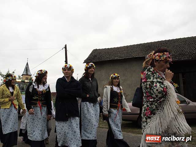 Zdjęcie w galerii na portalu naszraciborz.pl: Wielkie show w Roszkowie wiadomości z regionu