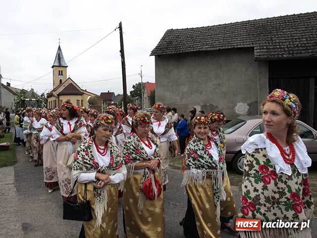 Zdjęcie w galerii na portalu naszraciborz.pl: Wielkie show w Roszkowie wiadomości z regionu