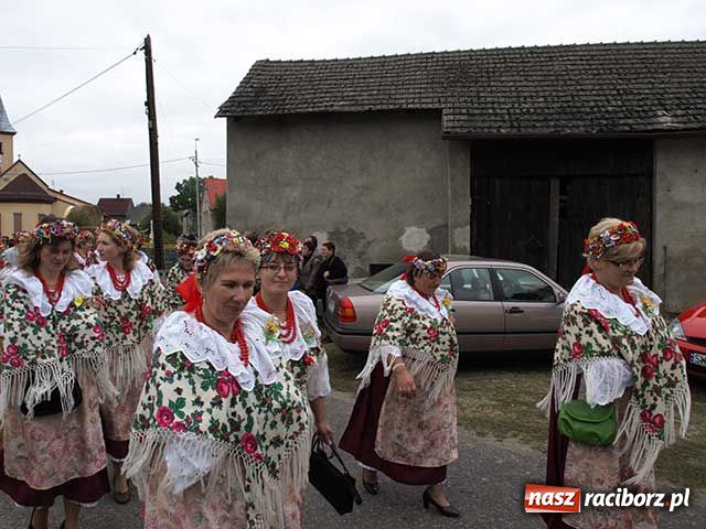 Zdjęcie w galerii na portalu naszraciborz.pl: Wielkie show w Roszkowie wiadomości z regionu