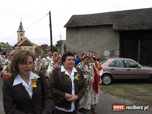 Zdjęcie w galerii na portalu naszraciborz.pl: Wielkie show w Roszkowie wiadomości z regionu