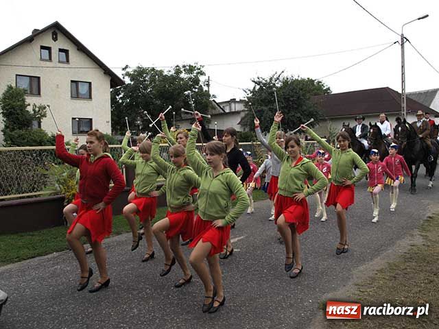 Zdjęcie w galerii na portalu naszraciborz.pl: Wielkie show w Roszkowie wiadomości z regionu