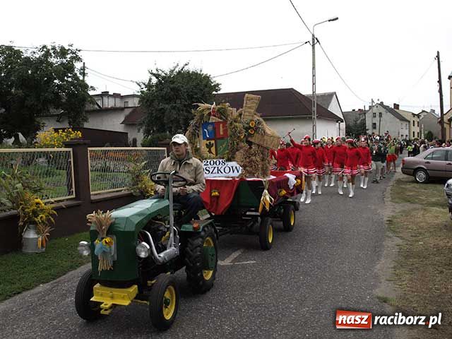 Zdjęcie w galerii na portalu naszraciborz.pl: Wielkie show w Roszkowie wiadomości z regionu