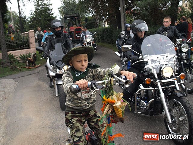 Zdjęcie w galerii na portalu naszraciborz.pl: Wielkie show w Roszkowie wiadomości z regionu