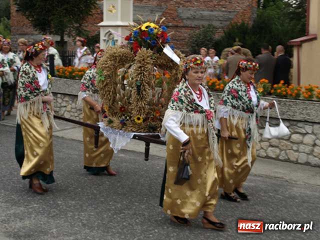 Zdjęcie w galerii na portalu naszraciborz.pl: Wielkie show w Roszkowie wiadomości z regionu