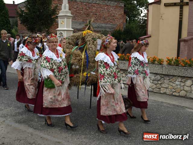 Zdjęcie w galerii na portalu naszraciborz.pl: Wielkie show w Roszkowie wiadomości z regionu
