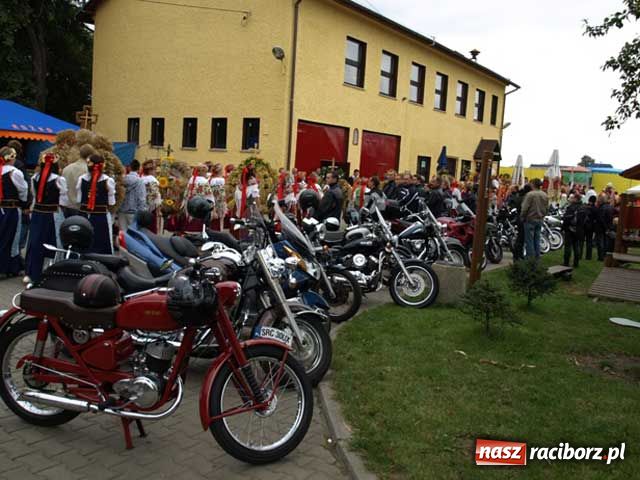 Zdjęcie w galerii na portalu naszraciborz.pl: Wielkie show w Roszkowie wiadomości z regionu