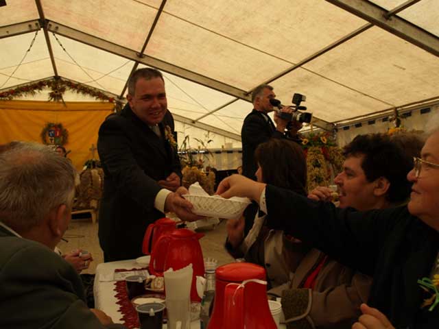 Zdjęcie w galerii na portalu naszraciborz.pl: Wielkie show w Roszkowie wiadomości z regionu