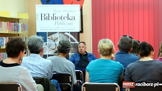 Zdjęcie w galerii na portalu naszraciborz.pl: Umiem podsłuchiwać i podglądać – spotkanie z Krzysztofem Vargą wiadomości z regionu