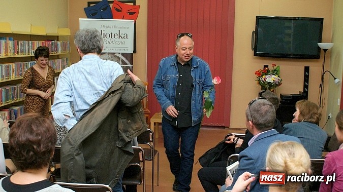 Zdjęcie w galerii na portalu naszraciborz.pl: Umiem podsłuchiwać i podglądać – spotkanie z Krzysztofem Vargą wiadomości z regionu