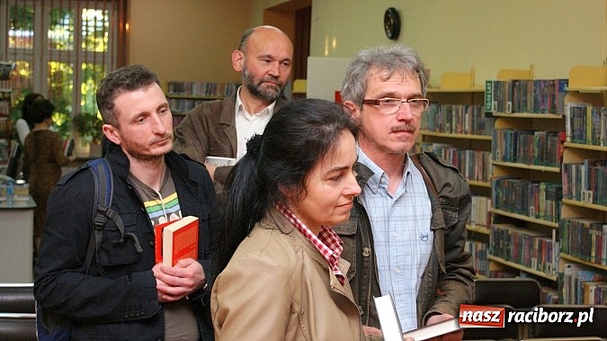 Zdjęcie w galerii na portalu naszraciborz.pl: Umiem podsłuchiwać i podglądać – spotkanie z Krzysztofem Vargą wiadomości z regionu