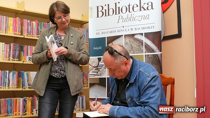 Zdjęcie w galerii na portalu naszraciborz.pl: Umiem podsłuchiwać i podglądać – spotkanie z Krzysztofem Vargą wiadomości z regionu