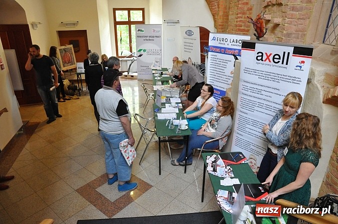 Zdjęcie w galerii na portalu naszraciborz.pl: Powiatowe Targi Pracy, Edukacji i Przedsiębiorczości na zamku wiadomości z regionu