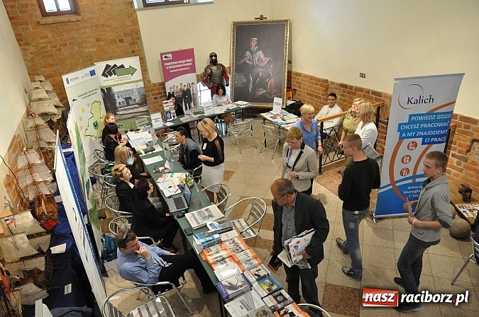 Zdjęcie w galerii na portalu naszraciborz.pl: Powiatowe Targi Pracy, Edukacji i Przedsiębiorczości na zamku wiadomości z regionu