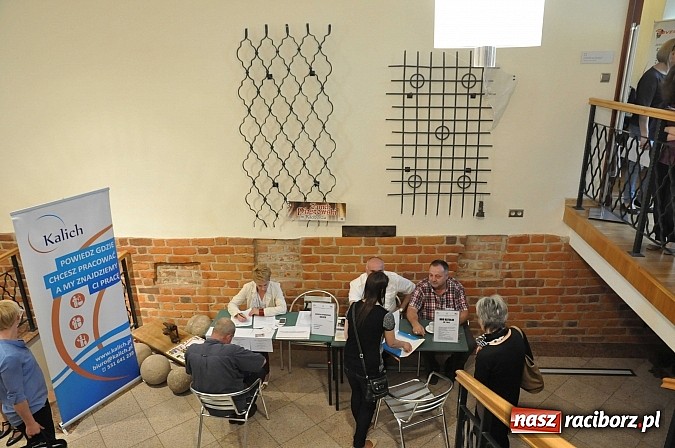 Zdjęcie w galerii na portalu naszraciborz.pl: Powiatowe Targi Pracy, Edukacji i Przedsiębiorczości na zamku wiadomości z regionu