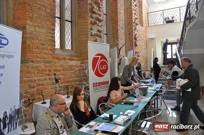 Zdjęcie w galerii na portalu naszraciborz.pl: Powiatowe Targi Pracy, Edukacji i Przedsiębiorczości na zamku wiadomości z regionu