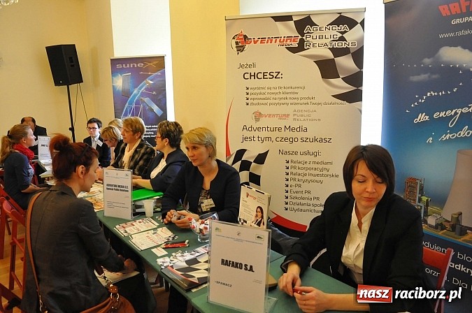 Zdjęcie w galerii na portalu naszraciborz.pl: Powiatowe Targi Pracy, Edukacji i Przedsiębiorczości na zamku wiadomości z regionu