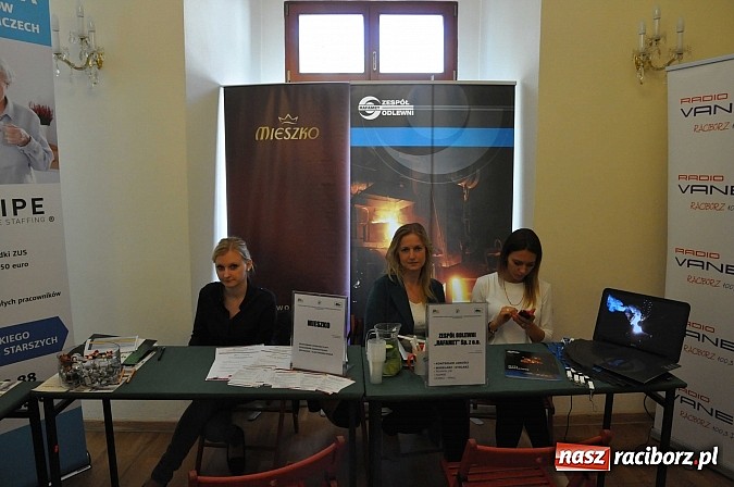 Zdjęcie w galerii na portalu naszraciborz.pl: Powiatowe Targi Pracy, Edukacji i Przedsiębiorczości na zamku wiadomości z regionu
