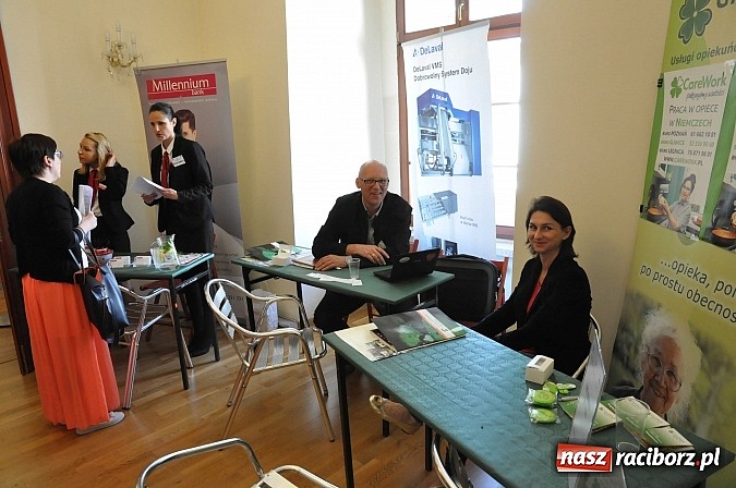 Zdjęcie w galerii na portalu naszraciborz.pl: Powiatowe Targi Pracy, Edukacji i Przedsiębiorczości na zamku wiadomości z regionu
