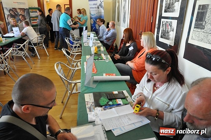 Zdjęcie w galerii na portalu naszraciborz.pl: Powiatowe Targi Pracy, Edukacji i Przedsiębiorczości na zamku wiadomości z regionu