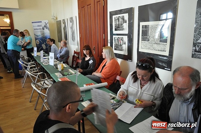 Zdjęcie w galerii na portalu naszraciborz.pl: Powiatowe Targi Pracy, Edukacji i Przedsiębiorczości na zamku wiadomości z regionu
