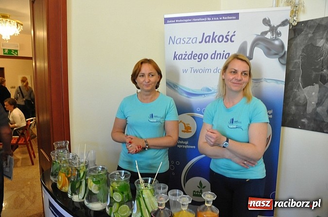 Zdjęcie w galerii na portalu naszraciborz.pl: Powiatowe Targi Pracy, Edukacji i Przedsiębiorczości na zamku wiadomości z regionu