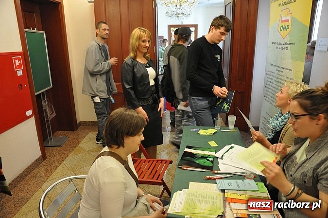 Zdjęcie w galerii na portalu naszraciborz.pl: Powiatowe Targi Pracy, Edukacji i Przedsiębiorczości na zamku wiadomości z regionu