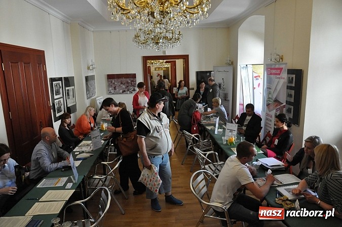Zdjęcie w galerii na portalu naszraciborz.pl: Powiatowe Targi Pracy, Edukacji i Przedsiębiorczości na zamku wiadomości z regionu