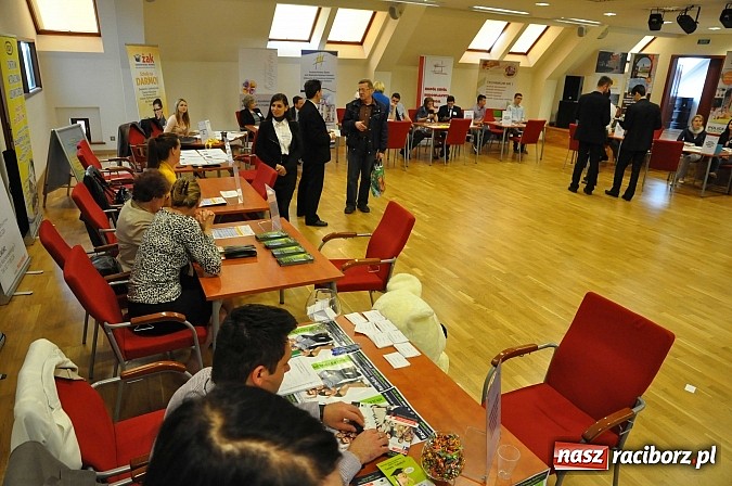 Zdjęcie w galerii na portalu naszraciborz.pl: Powiatowe Targi Pracy, Edukacji i Przedsiębiorczości na zamku wiadomości z regionu