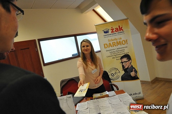 Zdjęcie w galerii na portalu naszraciborz.pl: Powiatowe Targi Pracy, Edukacji i Przedsiębiorczości na zamku wiadomości z regionu