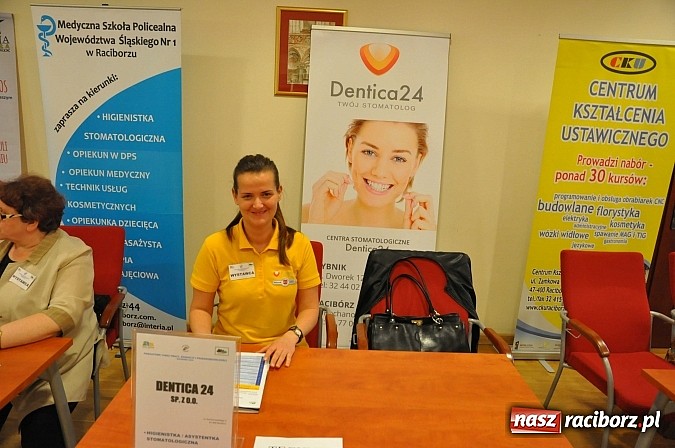 Zdjęcie w galerii na portalu naszraciborz.pl: Powiatowe Targi Pracy, Edukacji i Przedsiębiorczości na zamku wiadomości z regionu