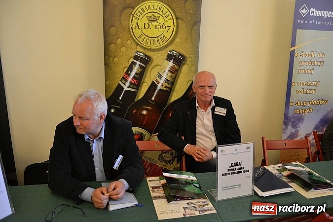 Zdjęcie w galerii na portalu naszraciborz.pl: Powiatowe Targi Pracy, Edukacji i Przedsiębiorczości na zamku wiadomości z regionu