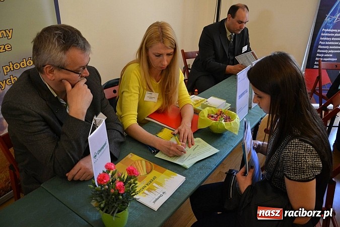 Zdjęcie w galerii na portalu naszraciborz.pl: Powiatowe Targi Pracy, Edukacji i Przedsiębiorczości na zamku wiadomości z regionu